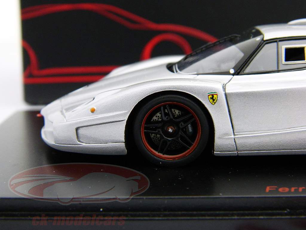 Ferrari FXX Bj. 2009 silber / silver 1:43 Spark