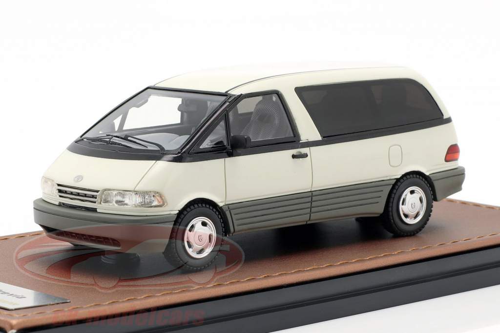 Toyota Previa Год постройки 1994 белый 1:43 GLM