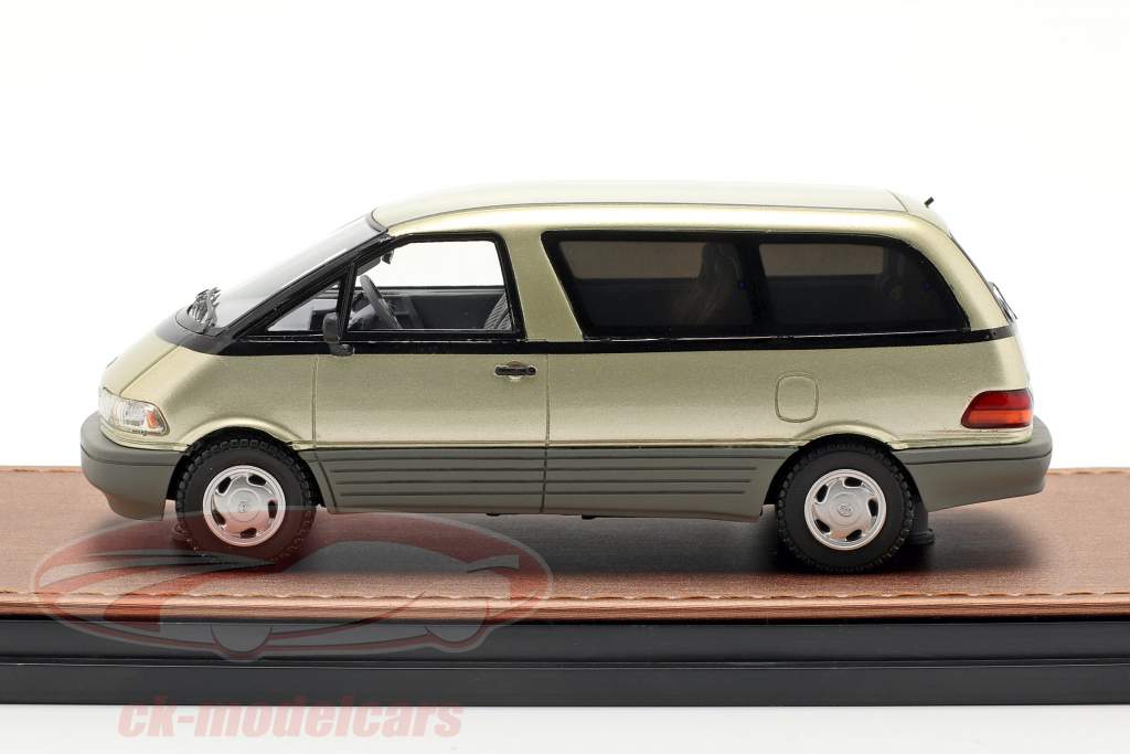 Toyota Previa 築 1994 ゴールド 1:43 GLM