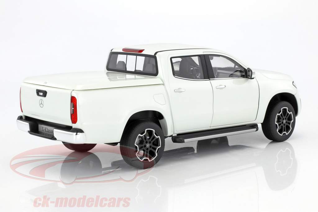 Mercedes-Benz X-Class bering white 1:18 Norev