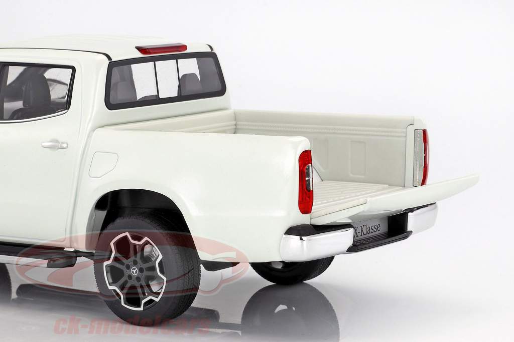 Mercedes-Benz X-Class bering bianco 1:18 Norev