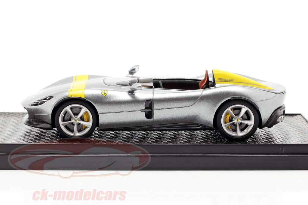 Ferrari Monza SP1 Париж автомобиль шоу 2018 серебро / желтый 1:43 BBR