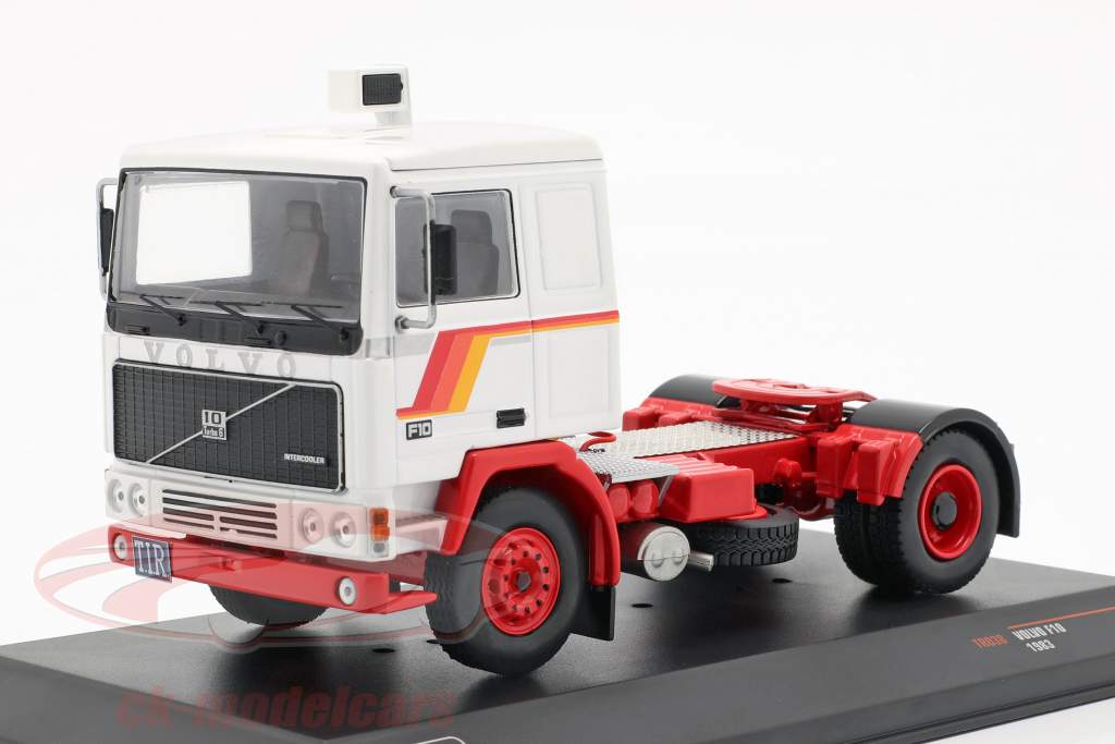 Volvo F10 camión año de construcción 1983 blanco 1:43 Ixo