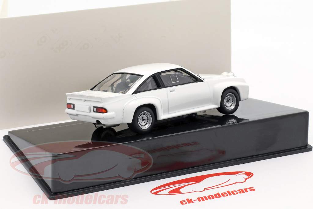 Opel Manta 400 Plain Body Version year 1986 white 1:43 Ixo