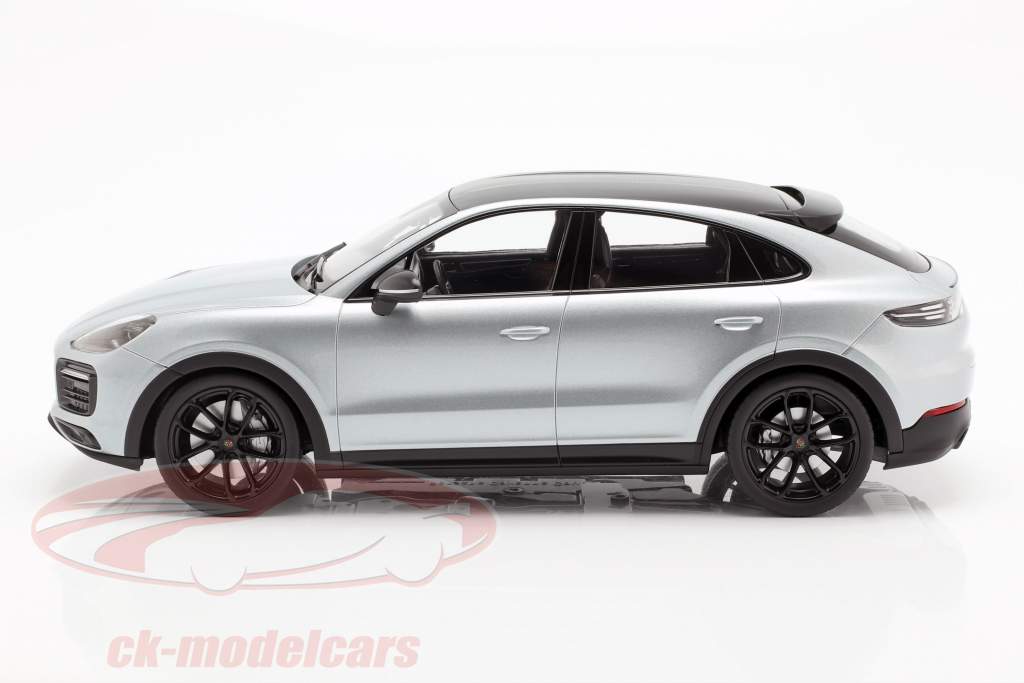 Porsche Cayenne S Coupe 2019 dolomite argento 1:18 Norev