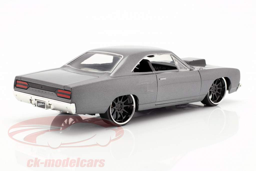 Dom's Plymouth Road Runner película Fast & Furious: Tokyo Drift (2006) 1:24 Jada Toys