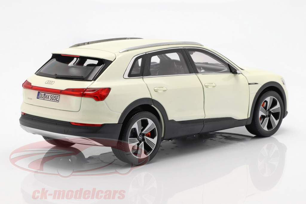 Audi e-tron year 2019 white metallic 1:18 Norev