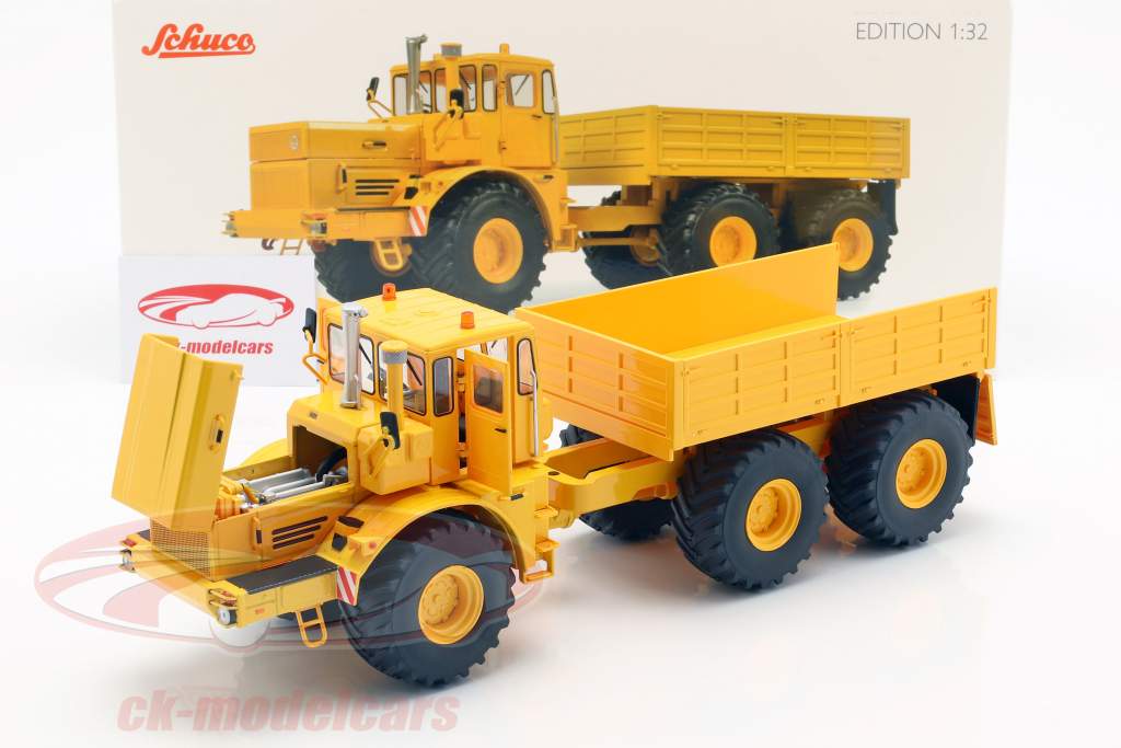 Kirovets K-700 tractor amarillo 1:32 Schuco