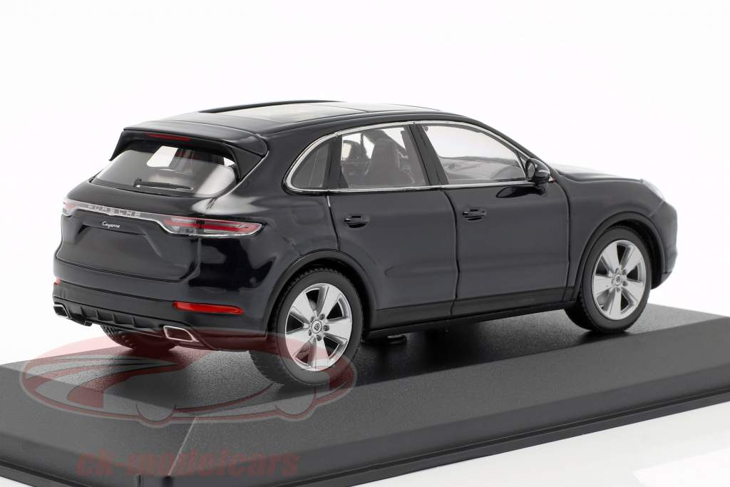 Porsche Cayenne Bouwjaar 2017 donkerblauw metalen 1:43 Minichamps