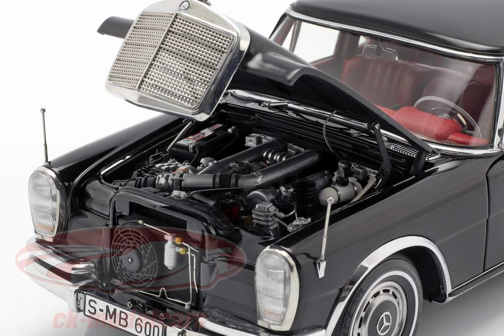 Mercedes-Benz 600 Pullman (W100) sedan Bouwjaar 1963-81 zwart 1:18 CMC