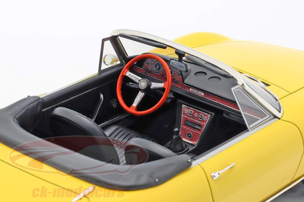 Fiat Dino Spyder Opførselsår 1966 gul 1:18 Cult Scale