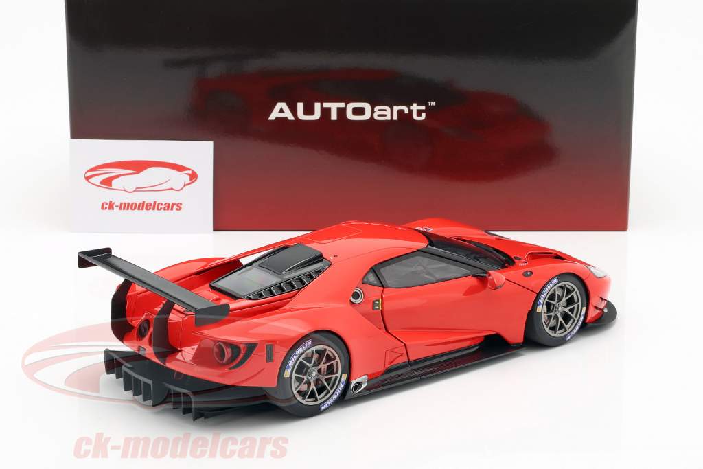 Ford GT LeMans Plain Body Version rojo 1:18 AUTOart