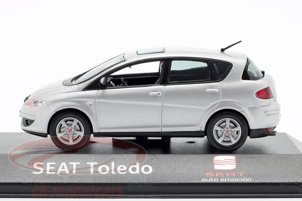 Seat Toledo серебристо-серый металлический 1:43 Seat