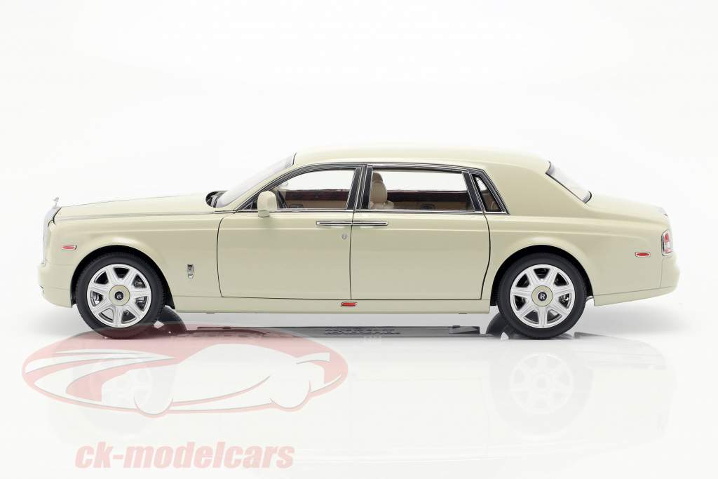 Rolls Royce Phantom EWB Bouwjaar 2012 carrera wit 1:18 Kyosho