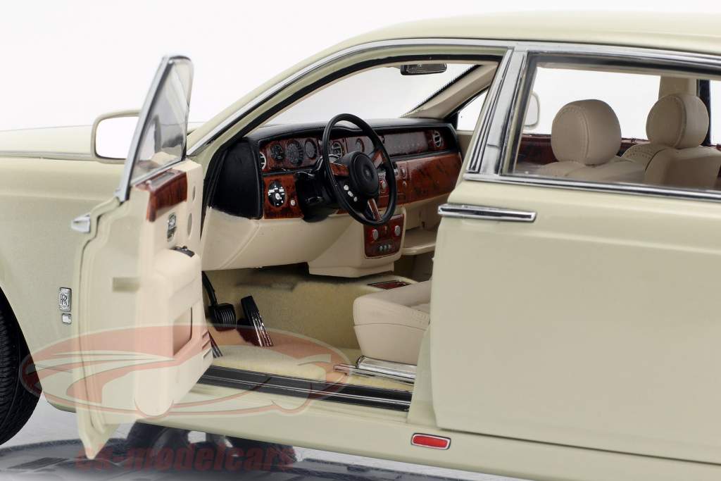 Rolls Royce Phantom EWB Bouwjaar 2012 carrera wit 1:18 Kyosho