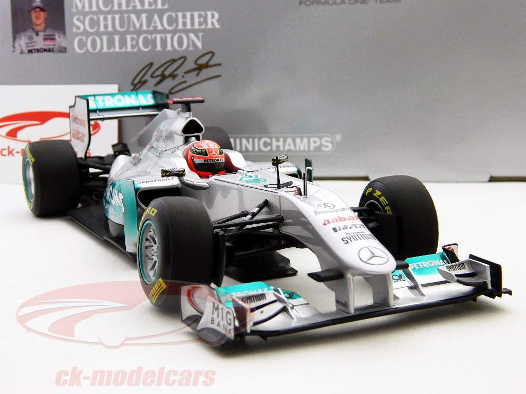 Minichamps 1:18 M. Schumacher Mercedes GP W02 Showcar