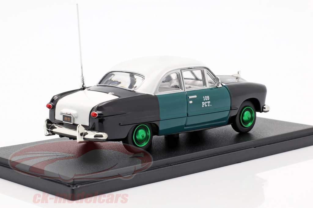 Ford NYPD 建造年份 1949 绿 / 黑 / 白 / 绿 轮辋 1:43 Greenlight