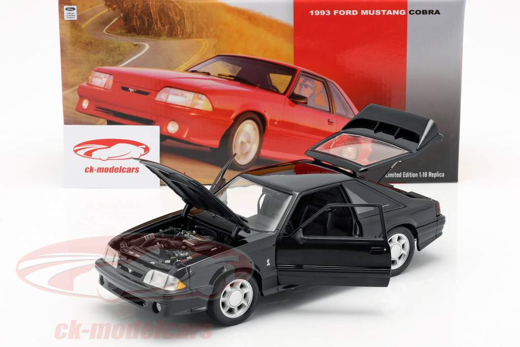 Ford Mustang Cobra Год постройки 1993 черный 1:18 GMP