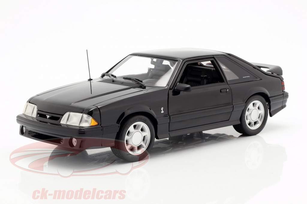 Ford Mustang Cobra Год постройки 1993 черный 1:18 GMP