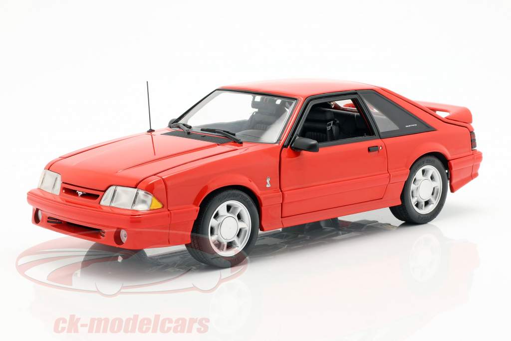 Ford Mustang Cobra 建造年份 1993 红 1:18 GMP
