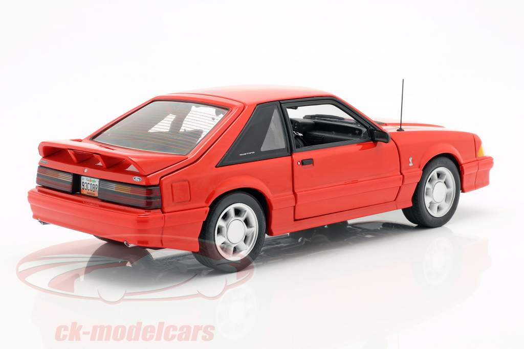 Ford Mustang Cobra 建造年份 1993 红 1:18 GMP