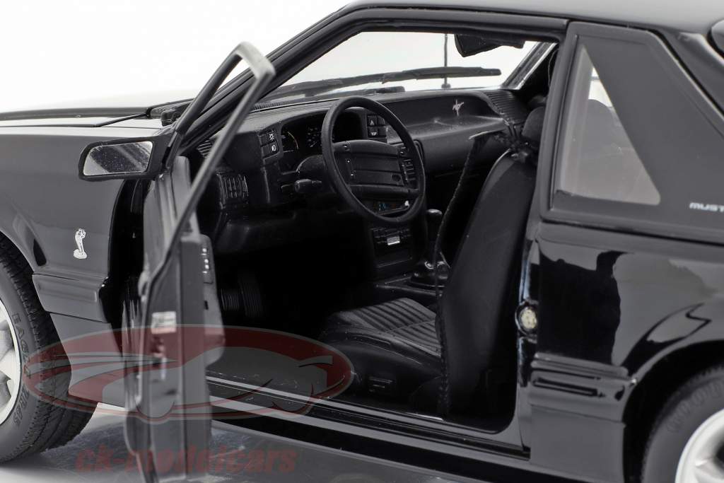 Ford Mustang Cobra Год постройки 1993 черный 1:18 GMP