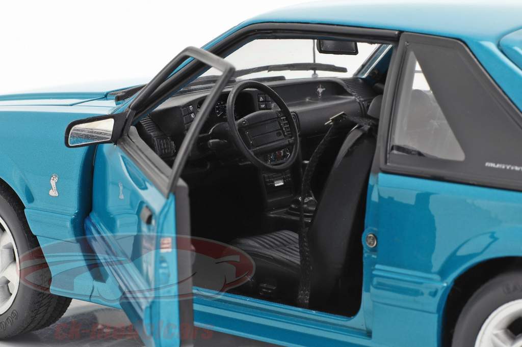 Ford Mustang Cobra Baujahr 1993 blaugrün 1:18 GMP