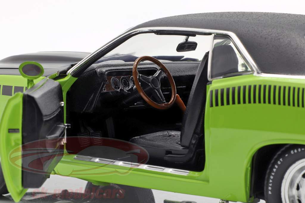 Plymouth Barracuda AAR mit Vinyldach Baujahr 1970 sublime grün 1:18 GMP