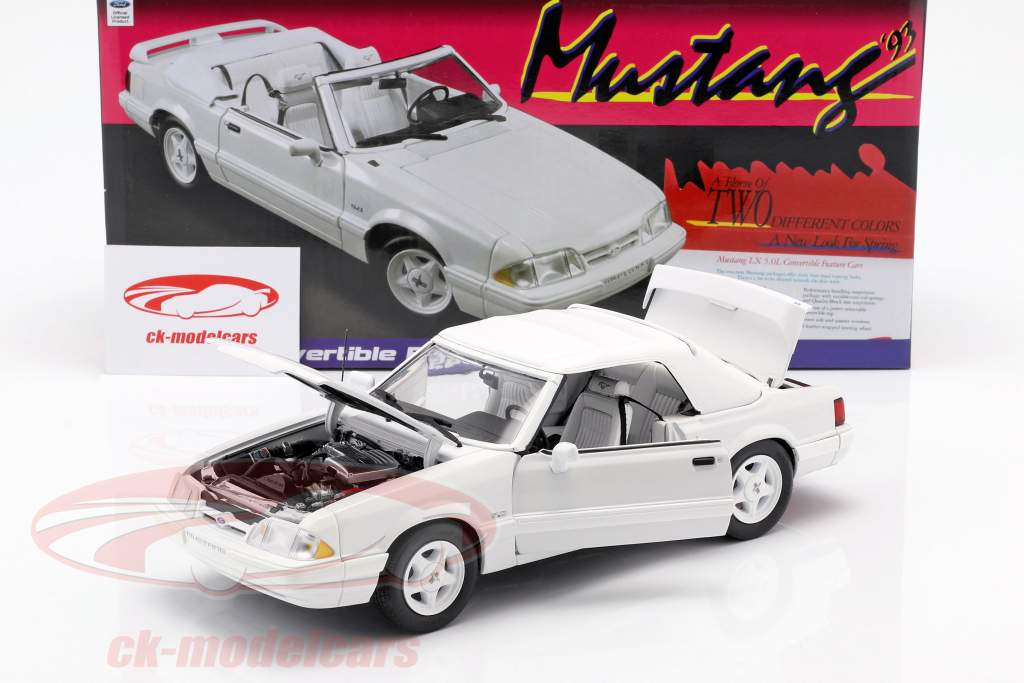 Ford Mustang LX конвертируемый Год постройки 1993 белый 1:18 GMP