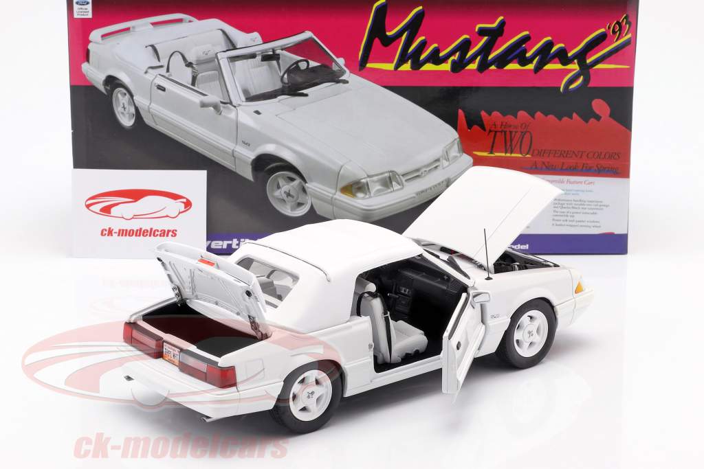 Ford Mustang LX Convertible year 1993 white 1:18 GMP
