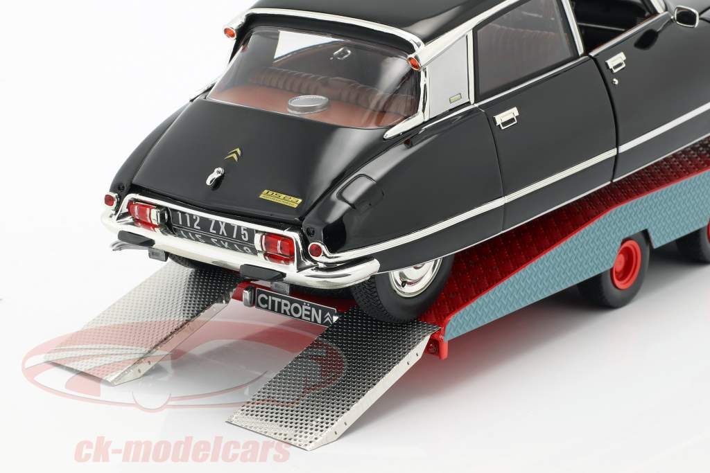 Citroen DS Tissier autotransporter blauw / wit / rood Bouwjaar 1970 1:18 CMR