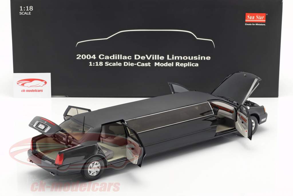 Cadillac DeVille Limousine 建造年份 2004 黑 1:18 SunStar