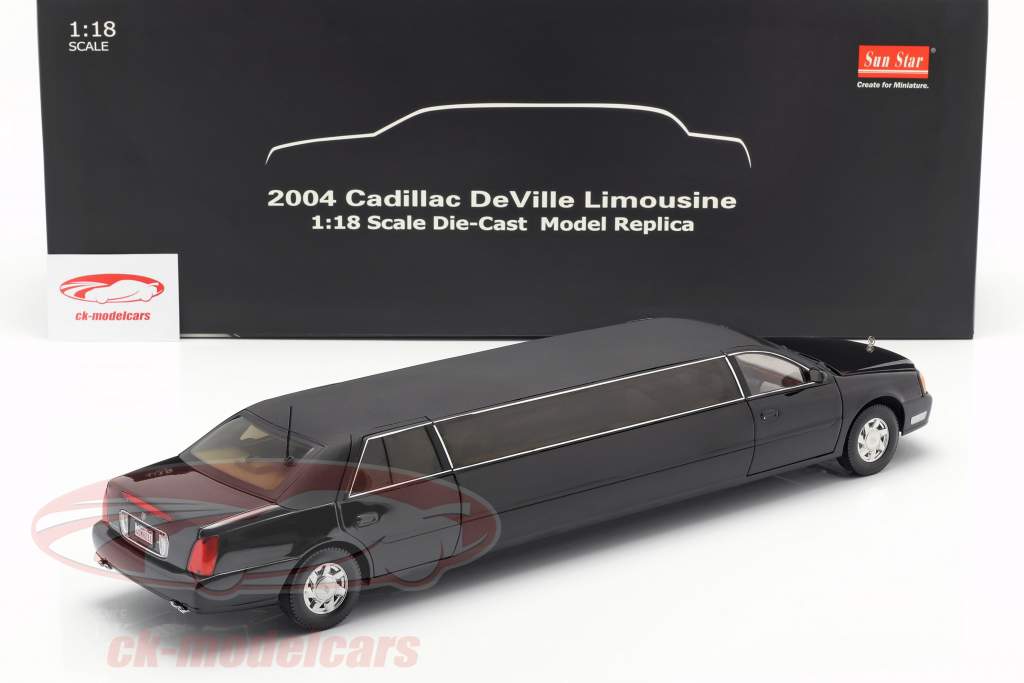 Cadillac DeVille Limousine 建造年份 2004 黑 1:18 SunStar