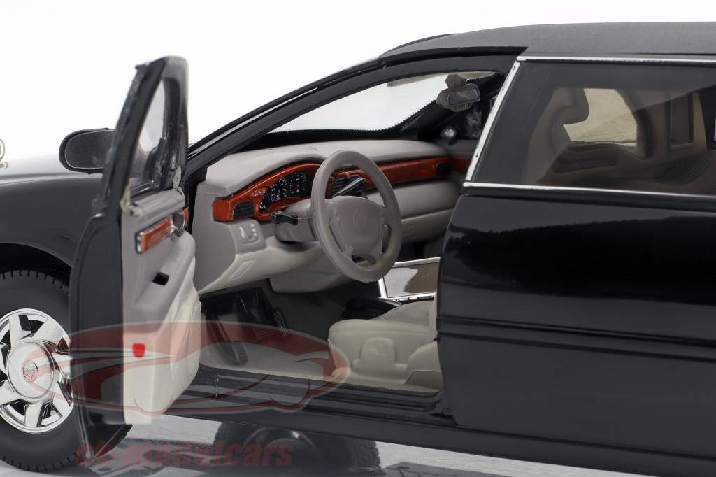 Cadillac DeVille Limousine Opførselsår 2004 sort 1:18 SunStar