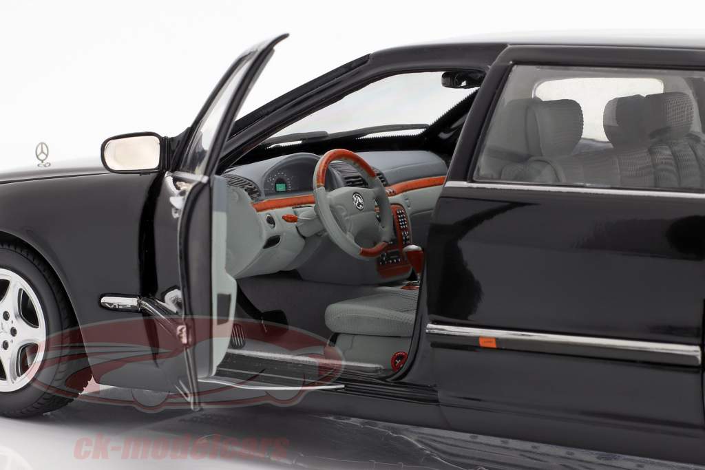 Mercedes-Benz Pullman S-Class année 2000 noir 1:18 SunStar