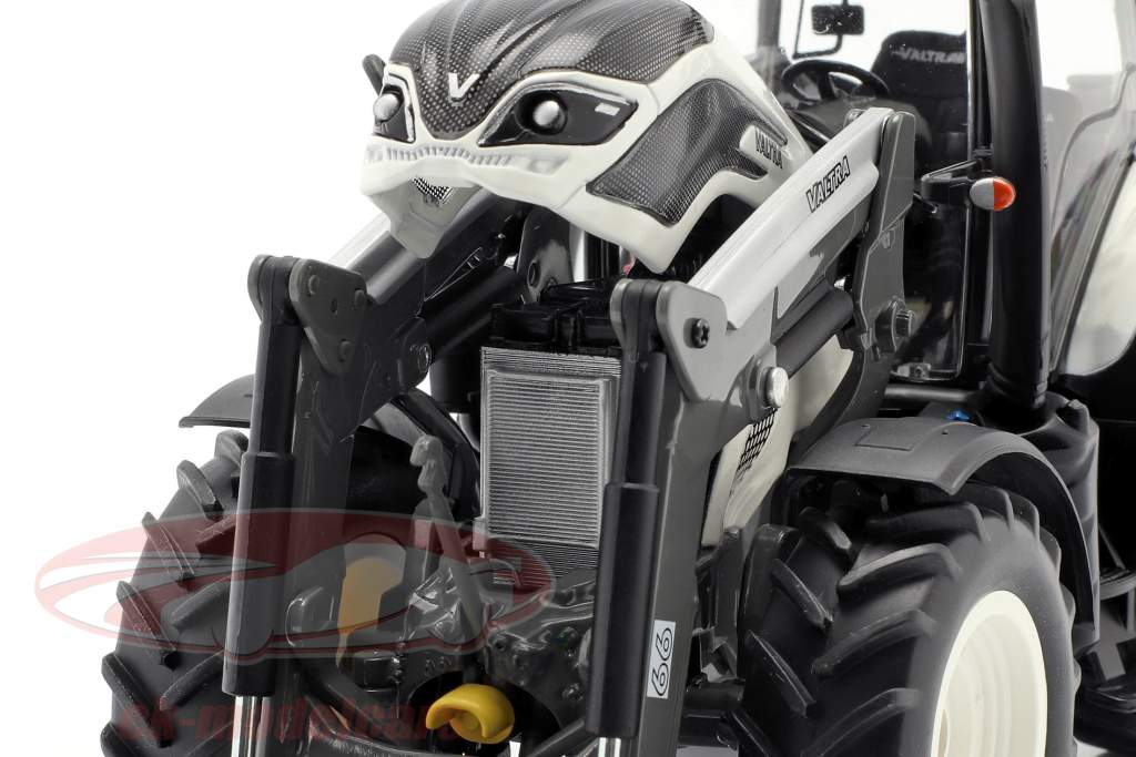 Valtra T174 Traktor mit Frontlader weiß / schwarz 1:32 Wiking