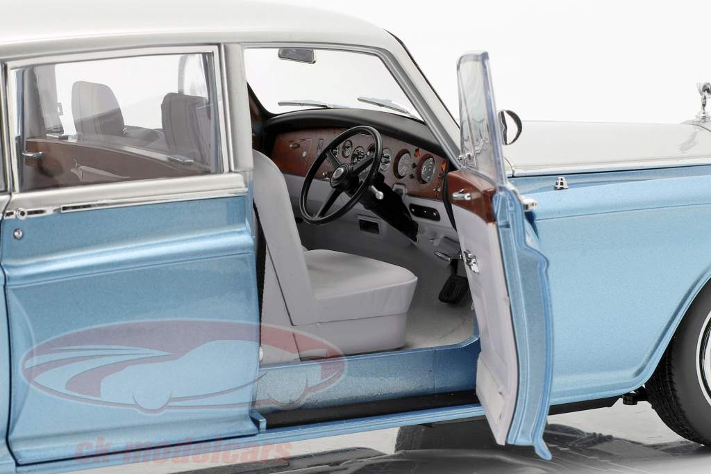 Rolls Royce Phantom VI Azul claro / plata 1:18 Kyosho