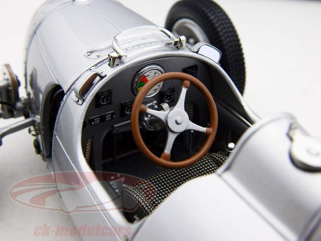 B. Rosemeyer Auto Union Typ C formula 1 1936-1937 1:18 CMC