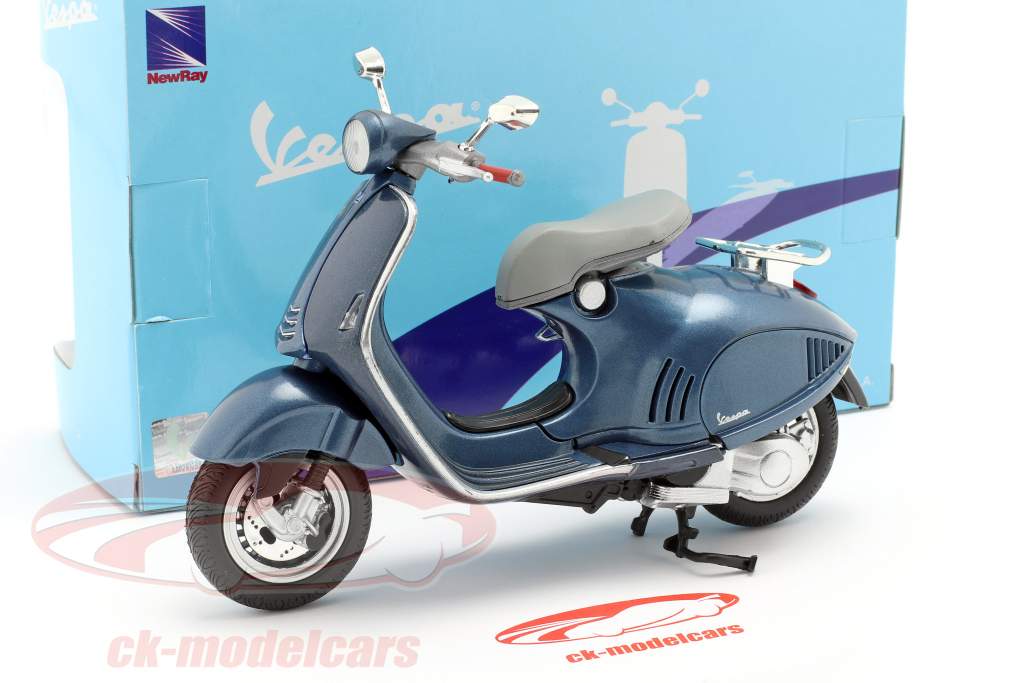 Vespa 946 blue 1:12 NewRay