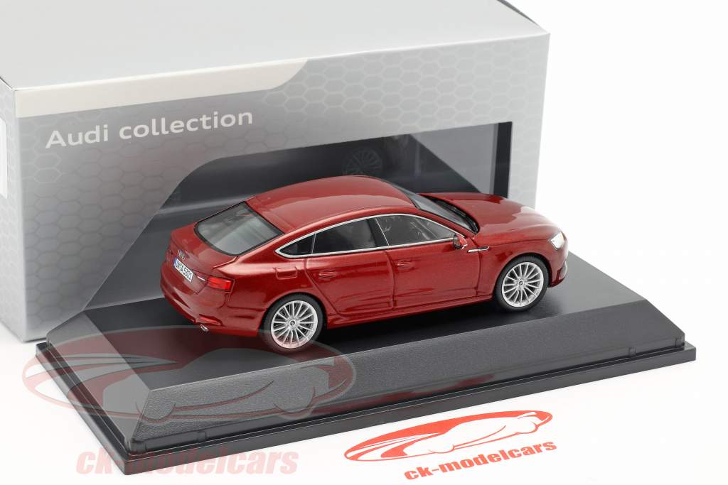 Audi A5 Sportback année de construction 2017 matador rouge 1:43 Spark