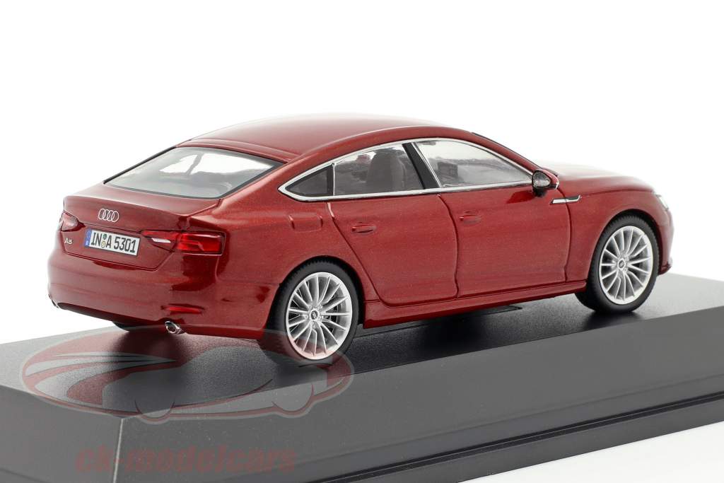 Audi A5 Sportback année de construction 2017 matador rouge 1:43 Spark