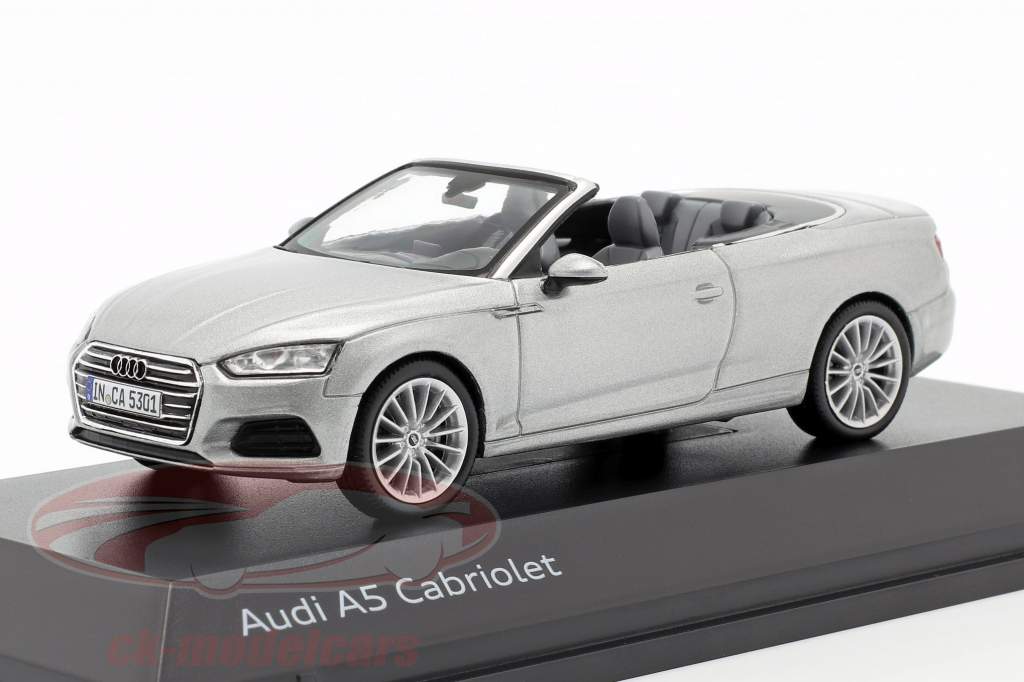 Audi A5 Cabriolet Bouwjaar 2017 Florett zilver 1:43 Spark