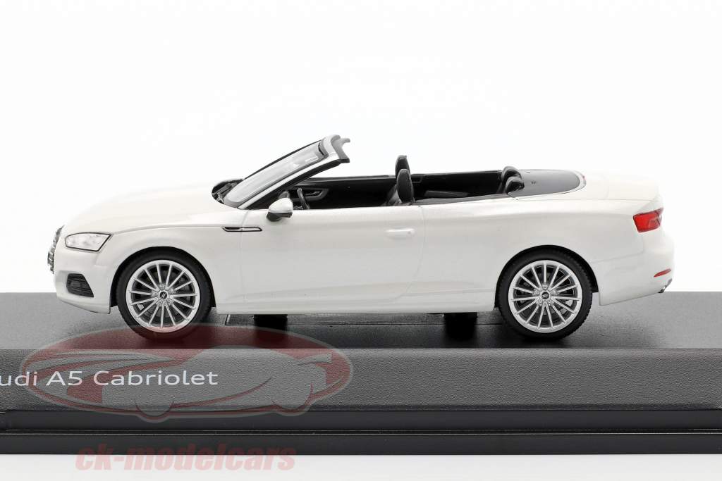 Audi A5 Cabriolet Bouwjaar 2017 tofana wit 1:43 Spark