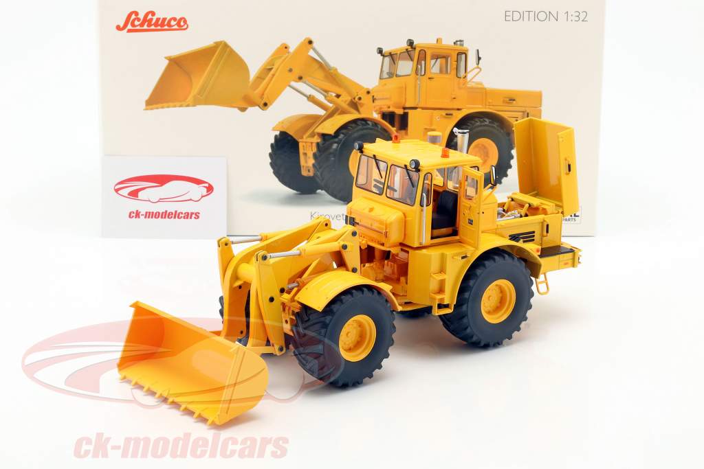 Kirovets K-700 M mit Frontschaufel gelb 1:32 Schuco