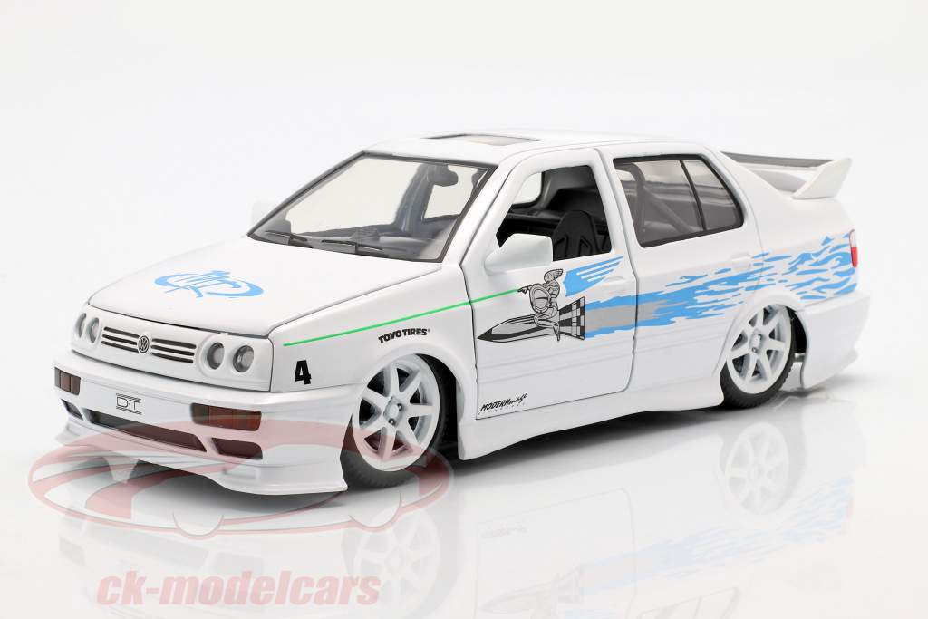 Jesse's Volkswagen VW Jetta A3 from the movie Fast & Furious 2001 white / blue 1:24 Jada Toys