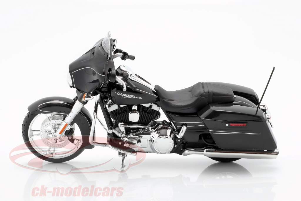Harley Davidson Street Glide Special Bouwjaar 2015 zwart 1:12 Maisto