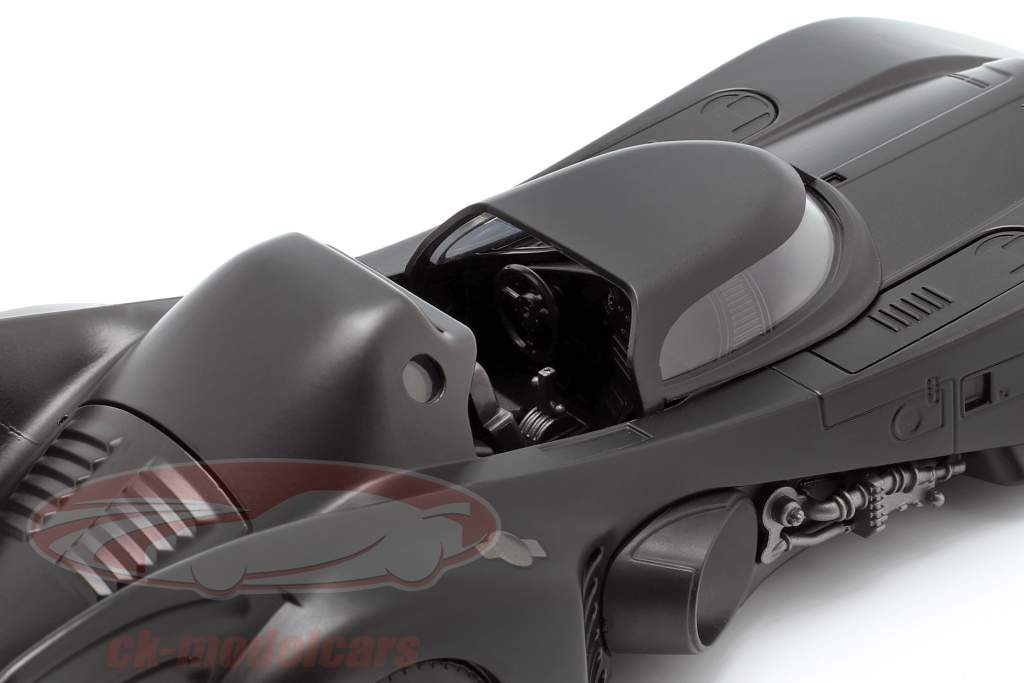 Batmobile with Batman figure Movie Batman 1989 1:24 Jada Toys