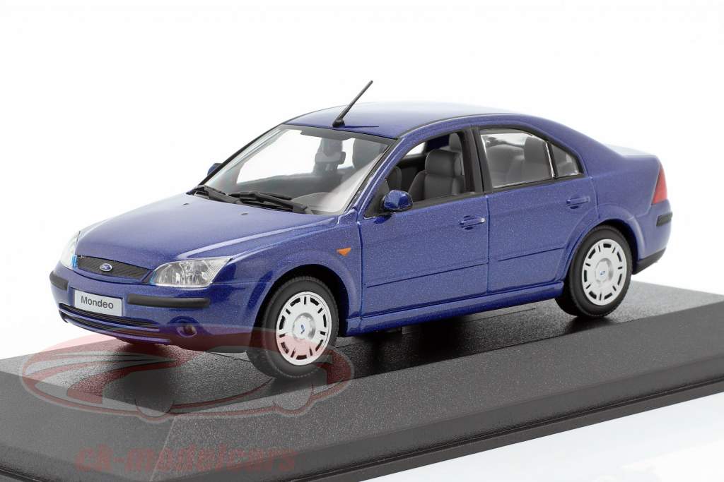 Ford Mondeo Limousine année 2002 bleu 1:43 Minichamps