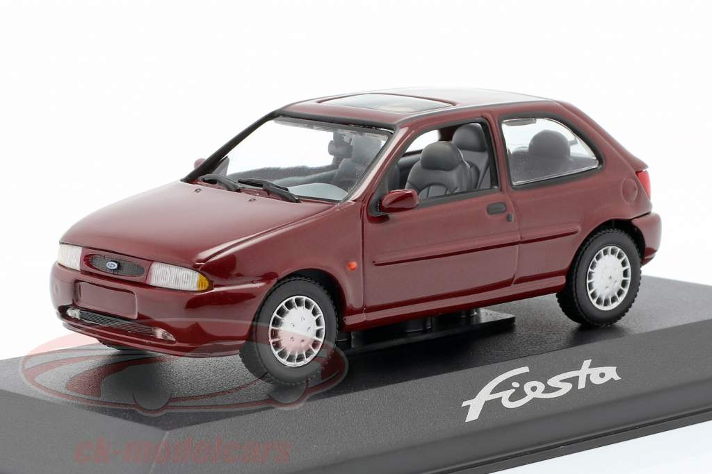 Ford Fiesta Año 1996 púrpura 1:43 Minichamps