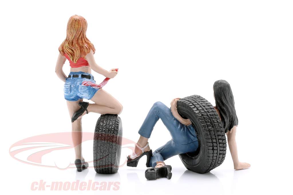Tire Brigade Figur Set #6 Vel & Andie 1:18 MotorHeadMiniatures